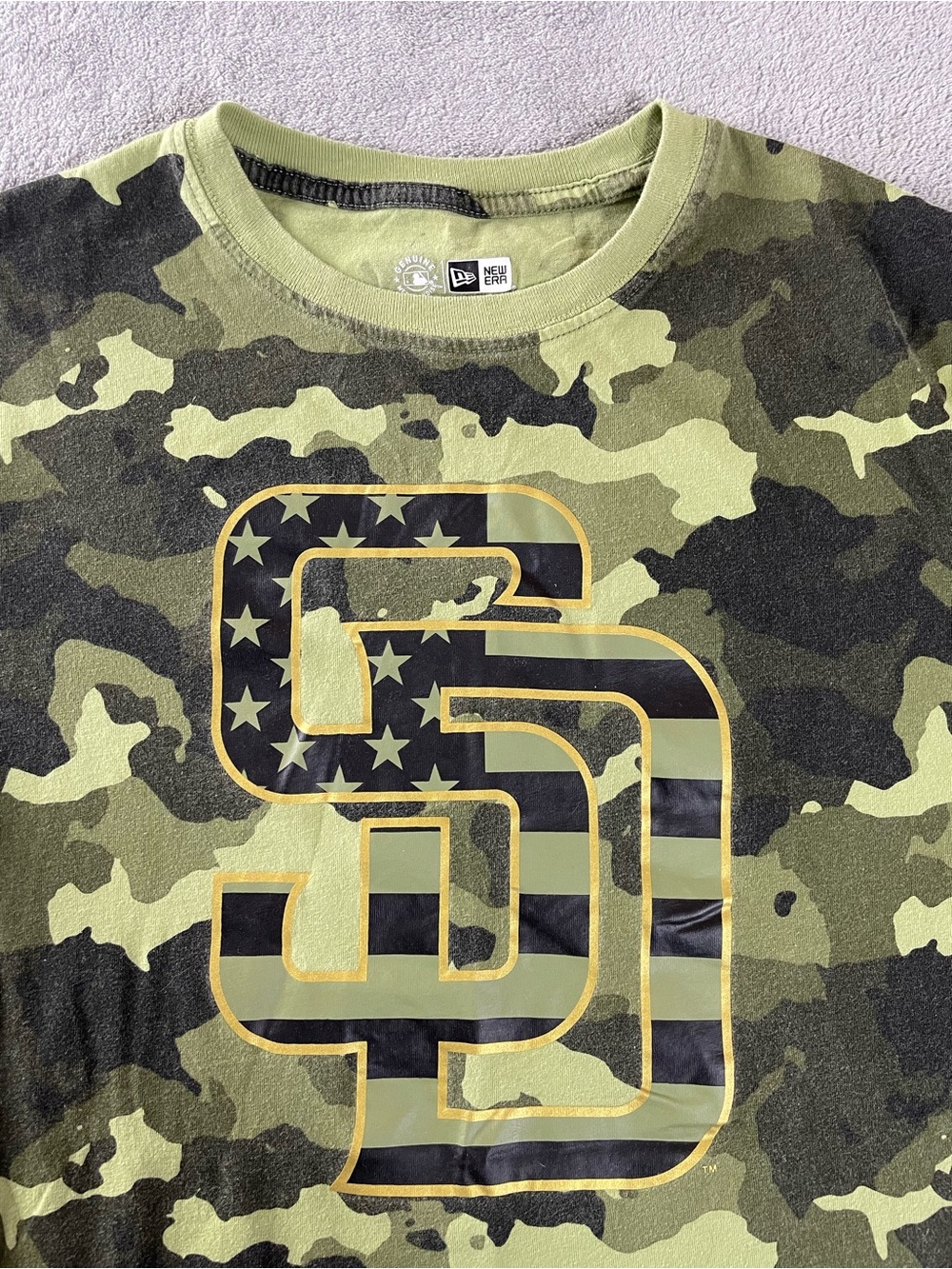 San Diego Padres Camo T Shirt Men’s Size Small New Era Camouflage MLB Military